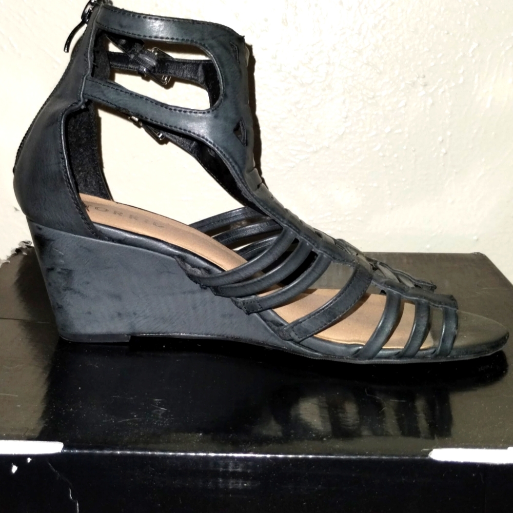 Black Cage Wedge